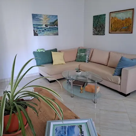 κοντά στην πόλη και στην θάλασσα Lägenhet