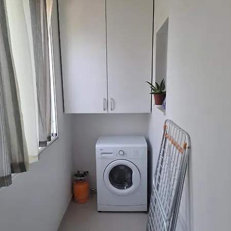 Appartement κοντά στην πόλη και στην θάλασσα *