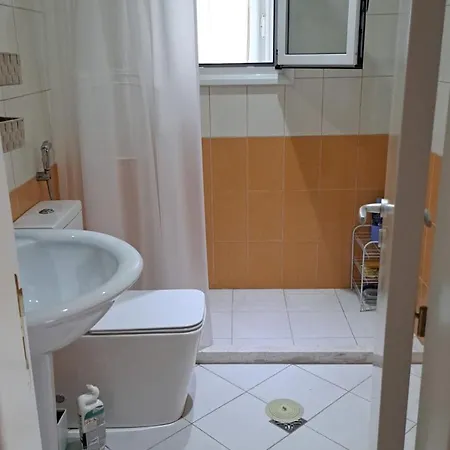 κοντά στην πόλη και στην θάλασσα Appartement *